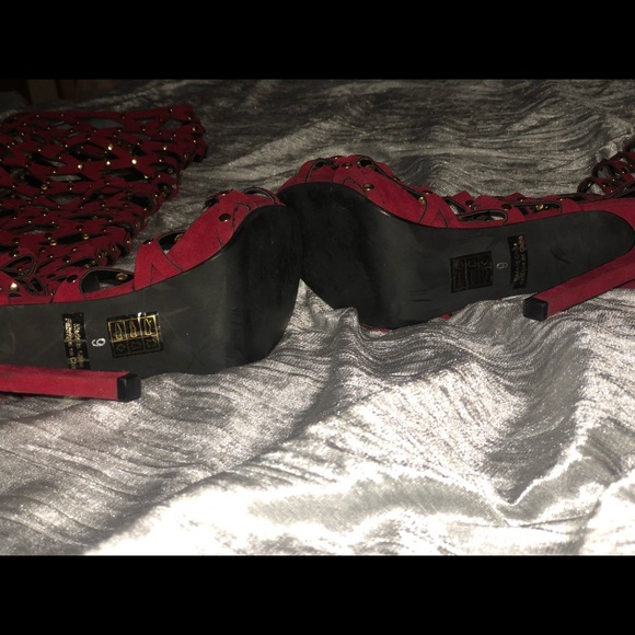 Red studded thigh high boots - Picture 4 of 9